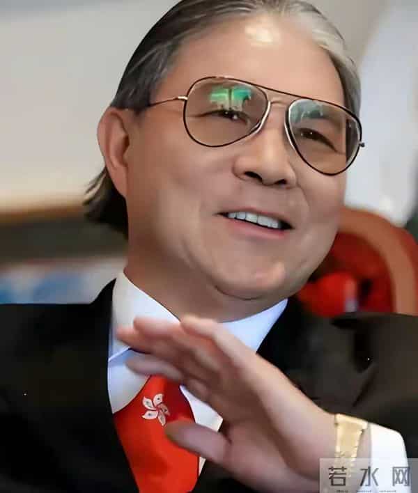 郭晶晶也没想到,79岁公公霍震霆再破天花板,让整个豪门圈沉默