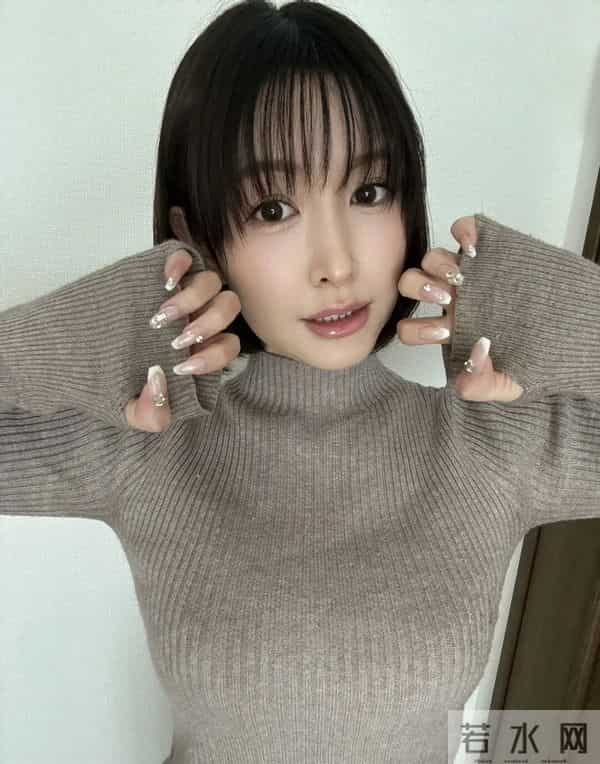 80年人气女神!34岁才正式亮相,相当惊艳啊