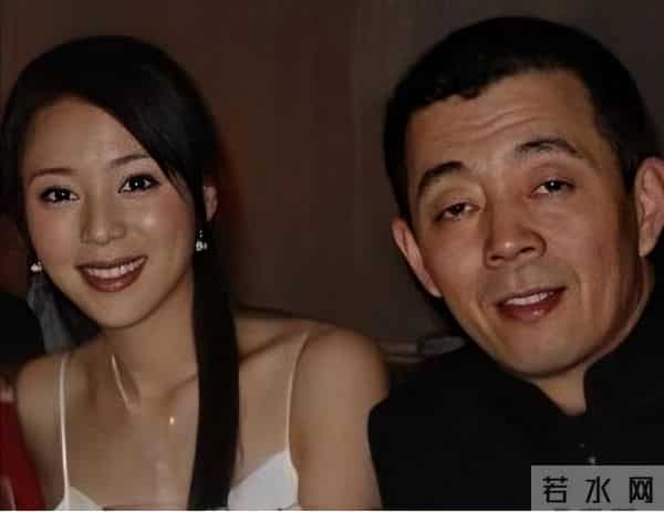 59岁蒋雯丽现状,定居国外,又瘦又老,一代女神消失不见