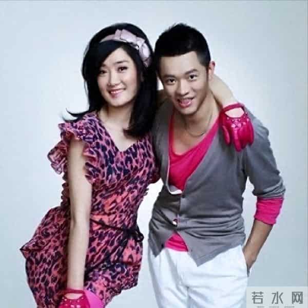 一夜蒸发！凤凰传奇27年传奇，竟毁于曾毅手腕上的一块表？