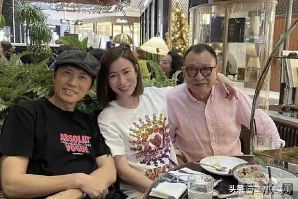 干爹离世10天后,佘诗曼迎来好消息,这下许绍雄终于可以放心了