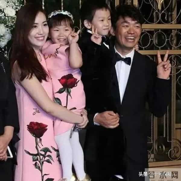 王宝强也没想到,与马蓉离婚9年后,自己一双儿女开始给他争光了