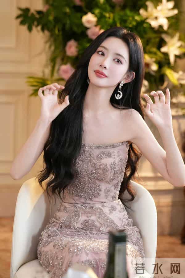 11.6娱乐瓜：杨紫 易烊千玺 李现 迪丽热巴 孟子义 罗云熙 丁禹兮 韩东君