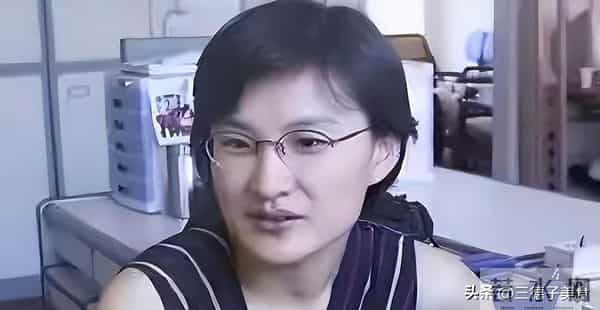 原来他们是夫妻,两位央视主持人低调多年,如今一家三口很幸福