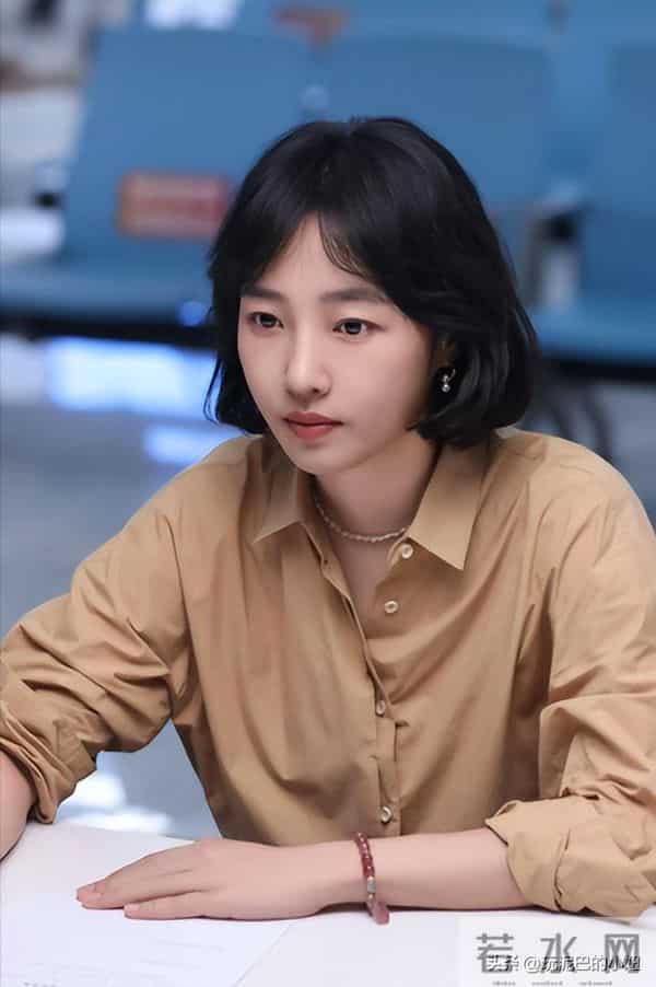 连爆2大行业瓜!大花回应只字不提影帝,阔太倒油导演,都不装了