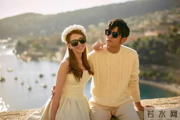 46岁周杰伦发文回应出道25周年，“还是那个好胜、幼稚的我”，昆凌回复：话变多了些；结婚10年育有3个孩子