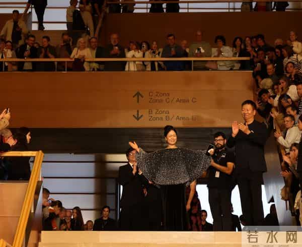 杀夫坐牢16年,惨遭亲儿子记恨,出狱后她以素人身份拿下国际影后