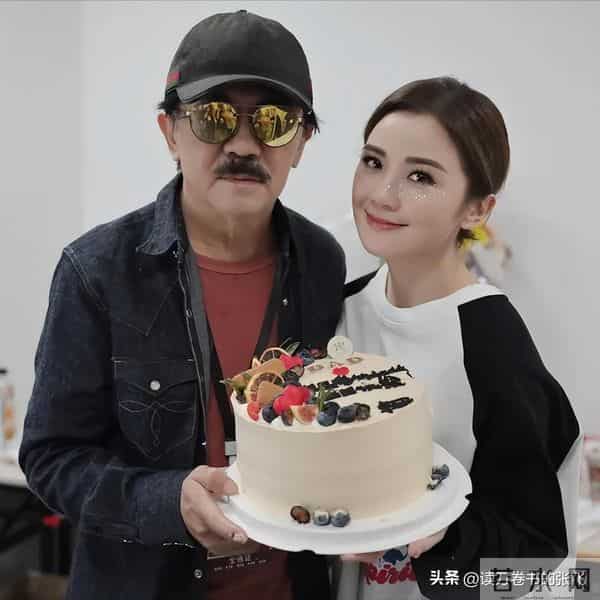 恭喜！香港知名女星蔡卓妍迎来新恋情，和小10岁健身教练正在热恋