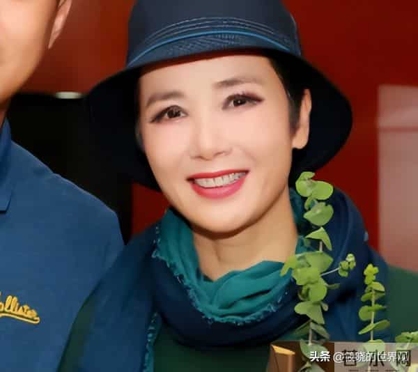59岁蒋雯丽现状让人心酸:定居英国,又瘦又老,一代女神也落寞了