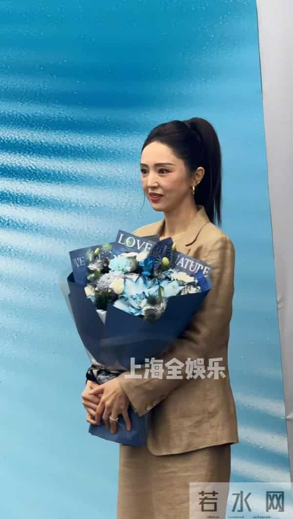 董璇经怀孕传闻后首次公开亮相，面相变得好奇怪，鼻子整失败了吗