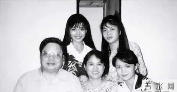 “央视一姐”朱迅的落寞，是整个主持界的悲哀，令人惋惜不已