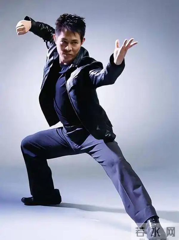 网传李连杰移植了已故少林武僧秋风的心脏！李连杰被逼脱衣自证