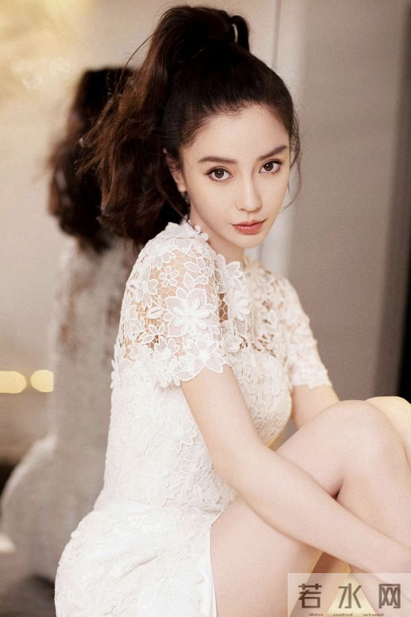 杨颖angelababy 白色蕾丝短裙,人漂亮腿好看