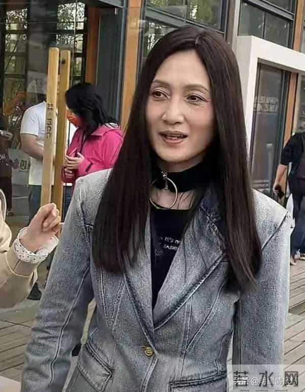 林芳兵年轻时候多漂亮，现在变化太大。