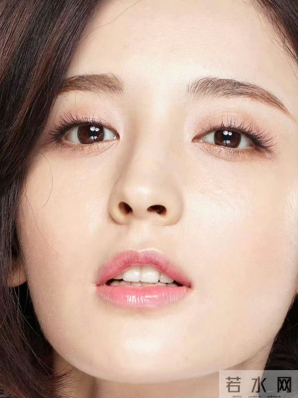 娜扎短发衬衫牛仔裤高跟鞋