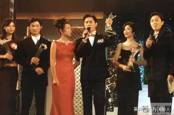 他生于山东,长于台湾,成名于新加坡,娶小14岁妻子愿恩爱到老