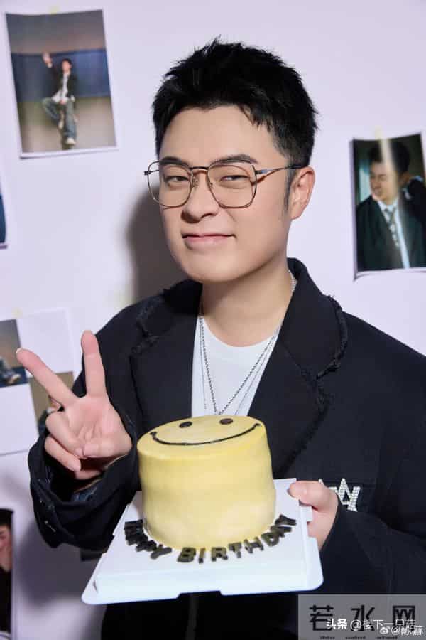 陈赫生日照凹造型耍帅 邓超喊话40岁了稳重点 鹿晗让他少吃小龙虾