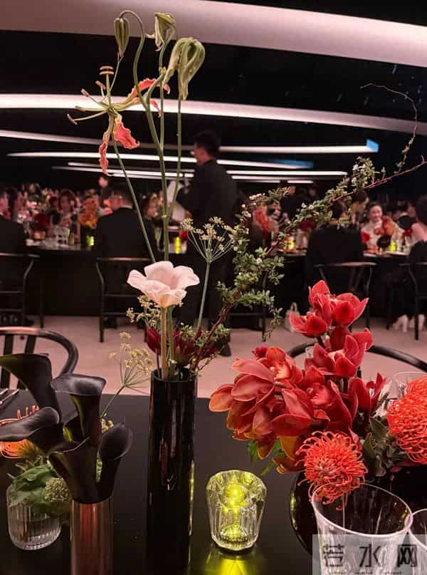 众星出席卡地亚珠宝展!巩俐霸气、郭晶晶贵气、朱珠女人味十足