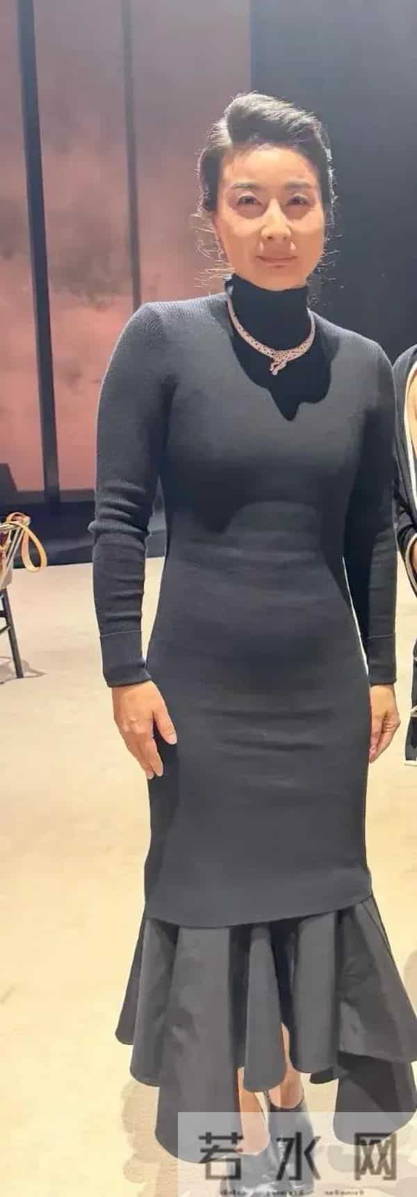 这一夜，巩俐头发白了，朱珠和卡地亚高层跳舞，郭晶晶盘发贵气