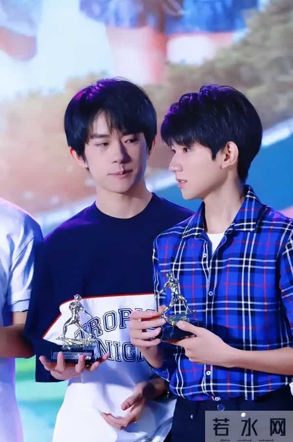 一场生日，戳穿25岁王源江湖地位，易烊千玺确实一个字都没说错