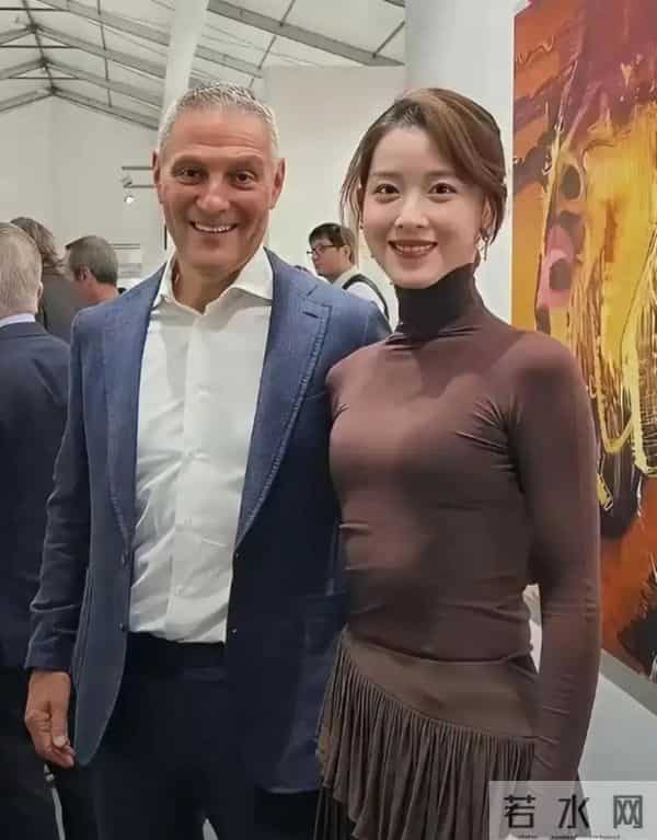 章泽天的面相也变了。