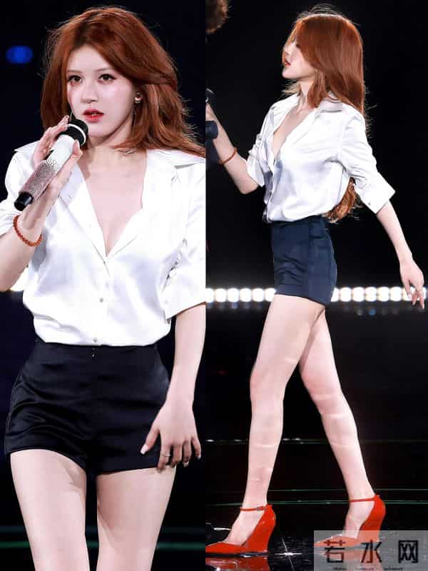 赵露思高调宣布回归，两套高定加持音乐会火辣唱跳！