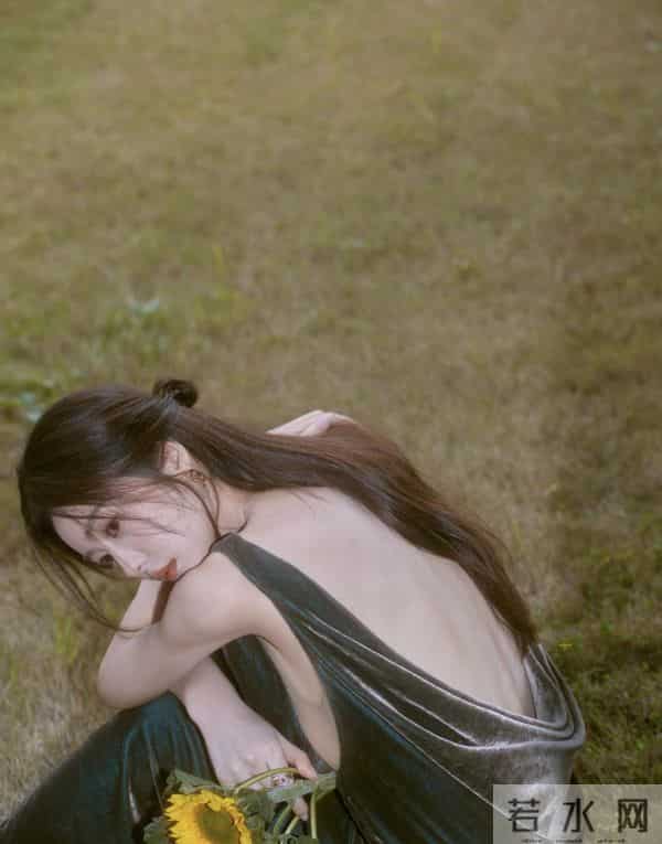 蔡文静的气质真优雅，知性又温柔，看着就舒服