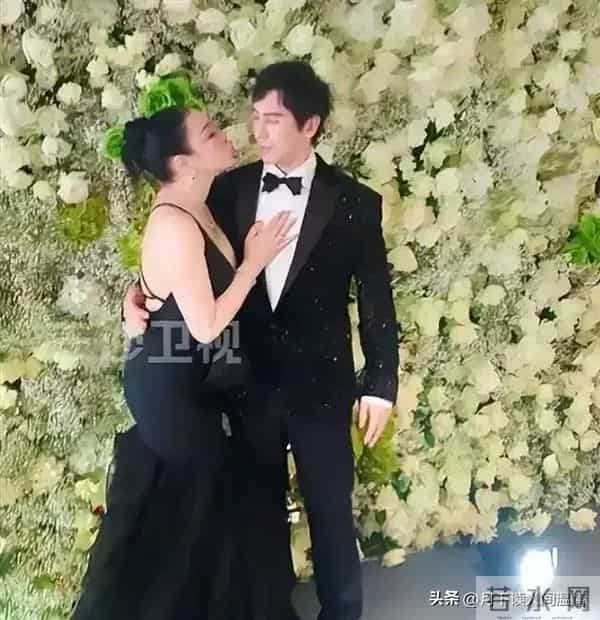 钟丽缇本人好壮,终于把她老公熬成大叔了看不出她老公比她小12岁