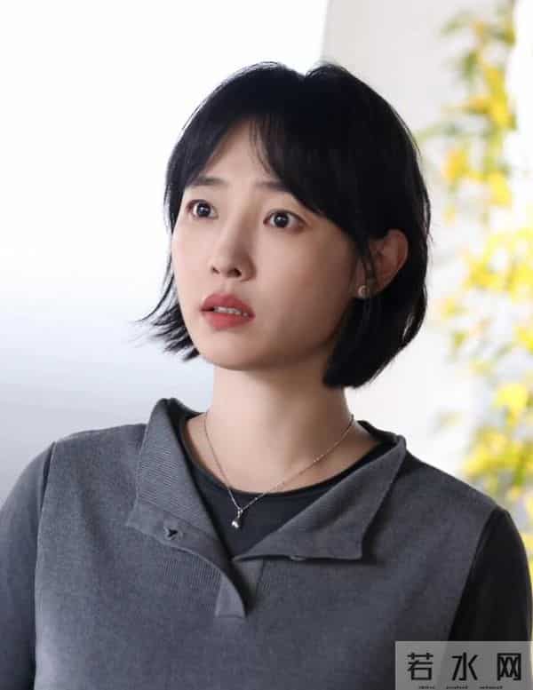 郝蕾破防发朋友圈嘲讽?辛芷蕾正面硬刚,李光洁当年还是太体面了