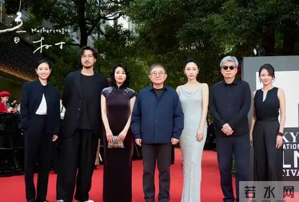 内娱潜规则将变天!大花公开维权只字不提影帝,阔太炮轰知名导演