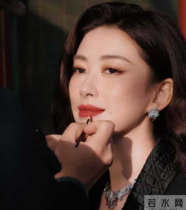 朱珠分享最新美照