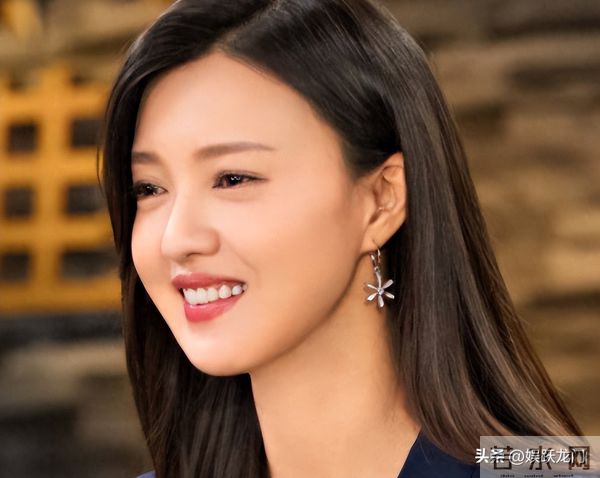 赵宝刚把她“当宝”,孙红雷对她“关爱有加”,48岁她真让人羡慕