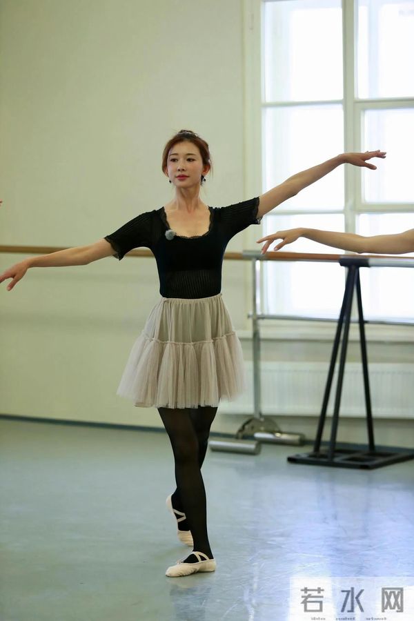 林志玲太过性感的厚黑紧身裤袜真有味道！人妻熟女的味道