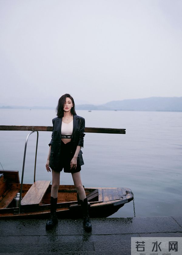 张天爱,太饱满了吧,人间水蜜桃,这样的女神谁能不爱,真的绝!