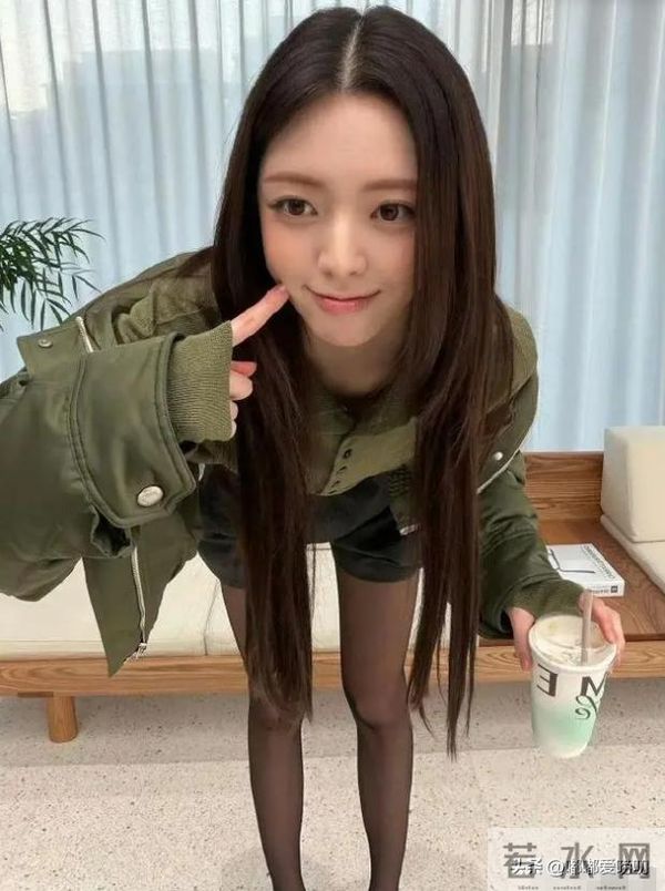 申有娜黑丝高跟鲨疯了!这大长腿P都P不了这样!