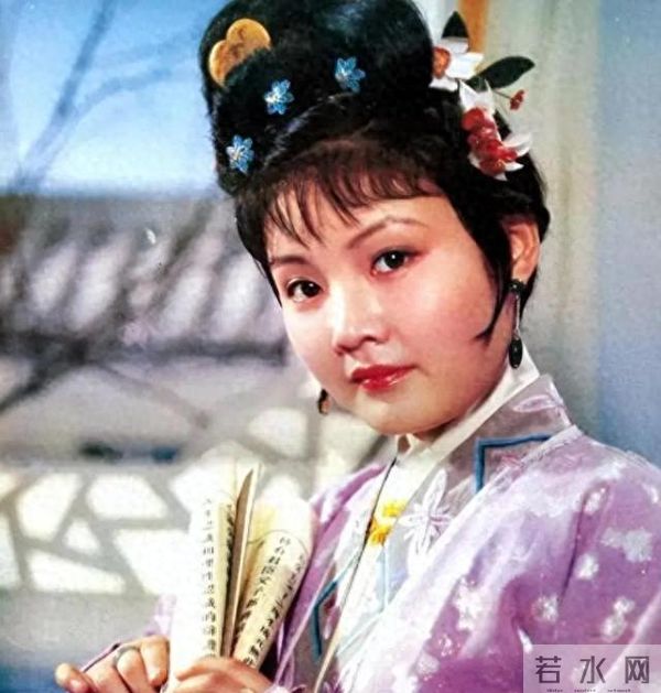 她11岁被导演看中,与名导同居多年被抛弃,如今复出却无人问津