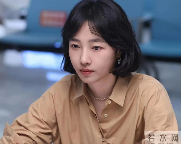 内娱潜规则将变天!大花公开维权只字不提影帝,阔太炮轰知名导演