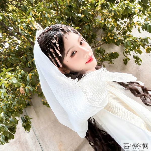 鞠婧祎这组造型美成仙女啦!