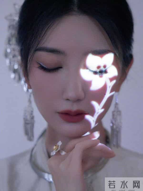 毛晓彤｜苗绣白月光，看大山深处，最美绣娘如何编织梦想！