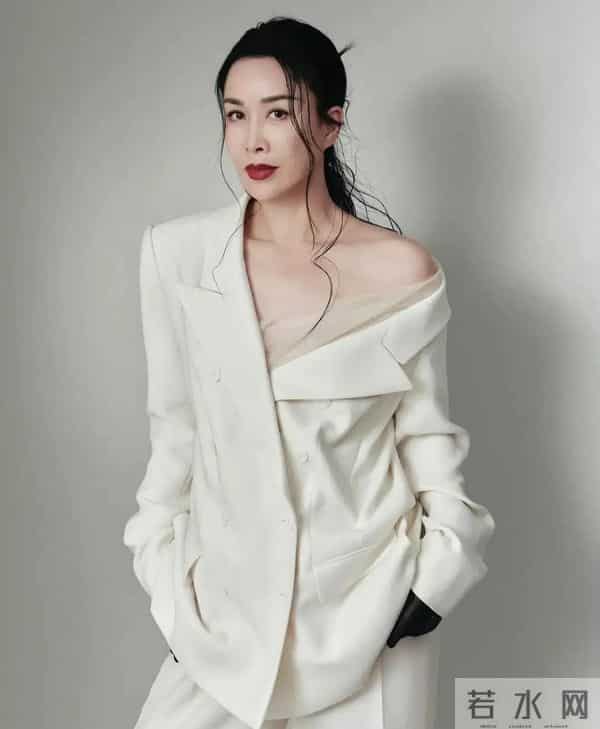 这一夜，巩俐头发白了，朱珠和卡地亚高层跳舞，郭晶晶盘发贵气