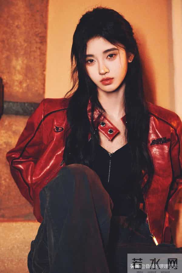 甜妹天花板 vs 四千年美女!田曦薇鞠婧祎谁更受网友喜欢?