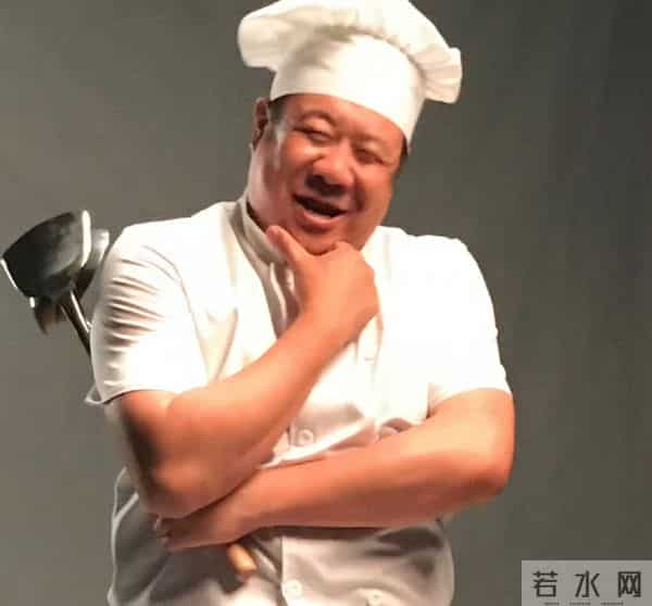 秦卫东：看脸一米六实际有一米九二，喝酒喝到脱相