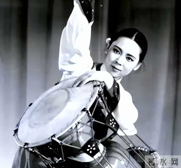 “王芳”刘尚娴：因参演《英雄儿女》爆红，如今83岁的她生活幸福