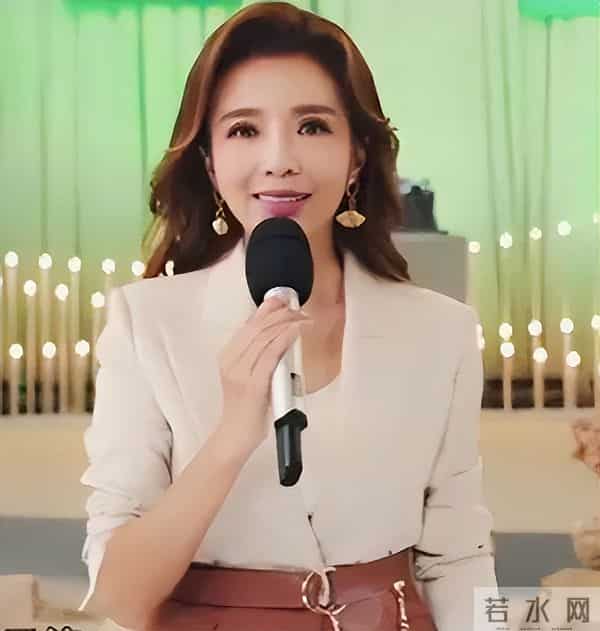 “央视一姐”朱迅的落寞，是整个主持界的悲哀，令人惋惜不已