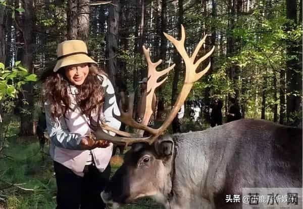 离谱!75岁刘晓庆主动喊影迷“姥姥”,结果对方却比她小一岁