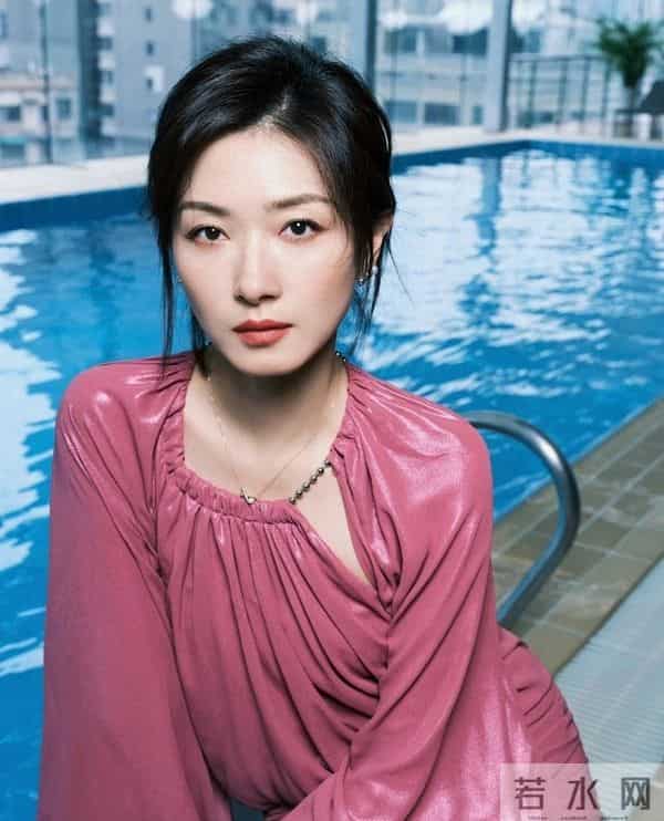 她被导演纠缠,对方示爱七次未果,后被雪藏,43岁靠实力重返巅峰