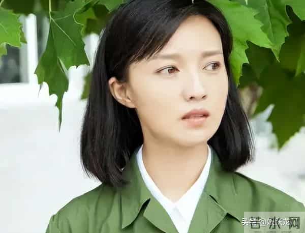 赵宝刚把她“当宝”,孙红雷对她“关爱有加”,48岁她真让人羡慕