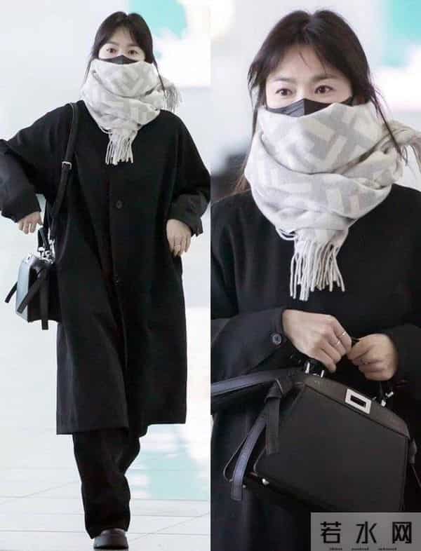 宋慧乔又带火了一种秋冬新穿法:长款大衣+围巾,显高又时髦洋气