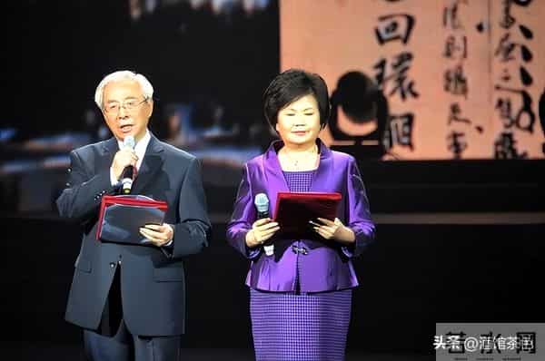 邢志斌主持《新闻联播》28年，退休被疑“晚节不保”，如今怎样了