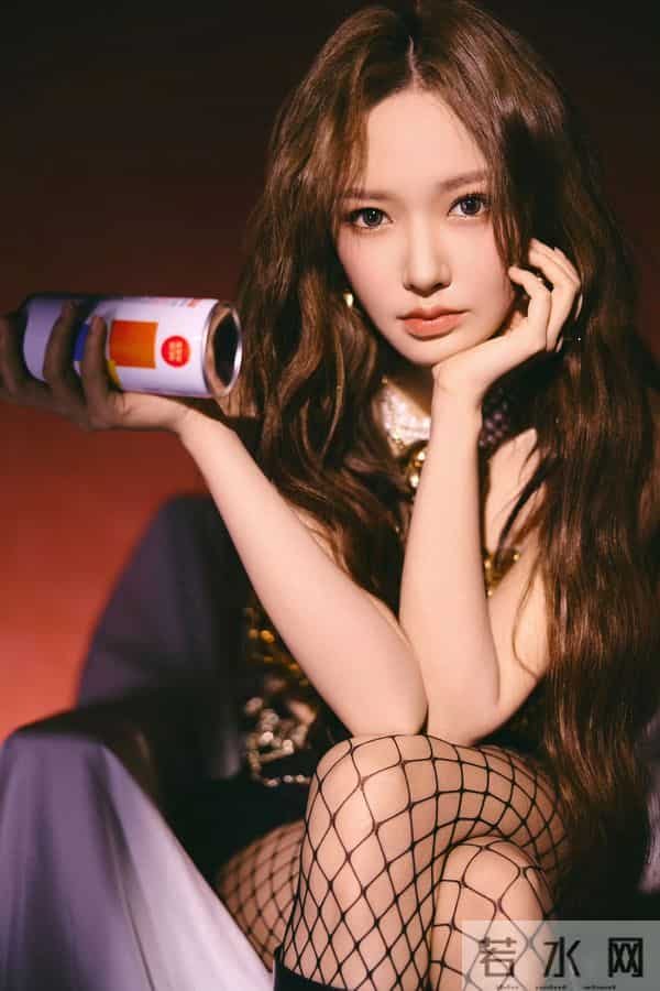 程潇金色妖姬黑色渔网,耀眼夺目